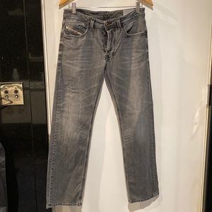 Diesel Larkee straight leg jeans 30x30. Like new. True to size.Gray.